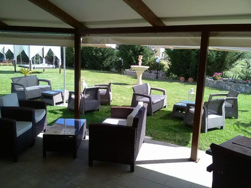 אליקאנאס Eleni'S Garden & Castello Suites מראה חיצוני תמונה