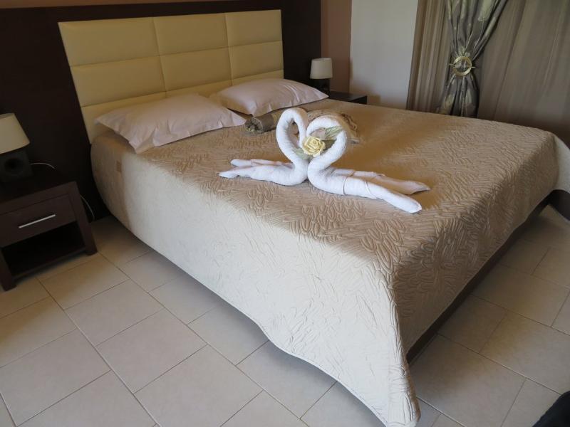 אליקאנאס Eleni'S Garden & Castello Suites מראה חיצוני תמונה