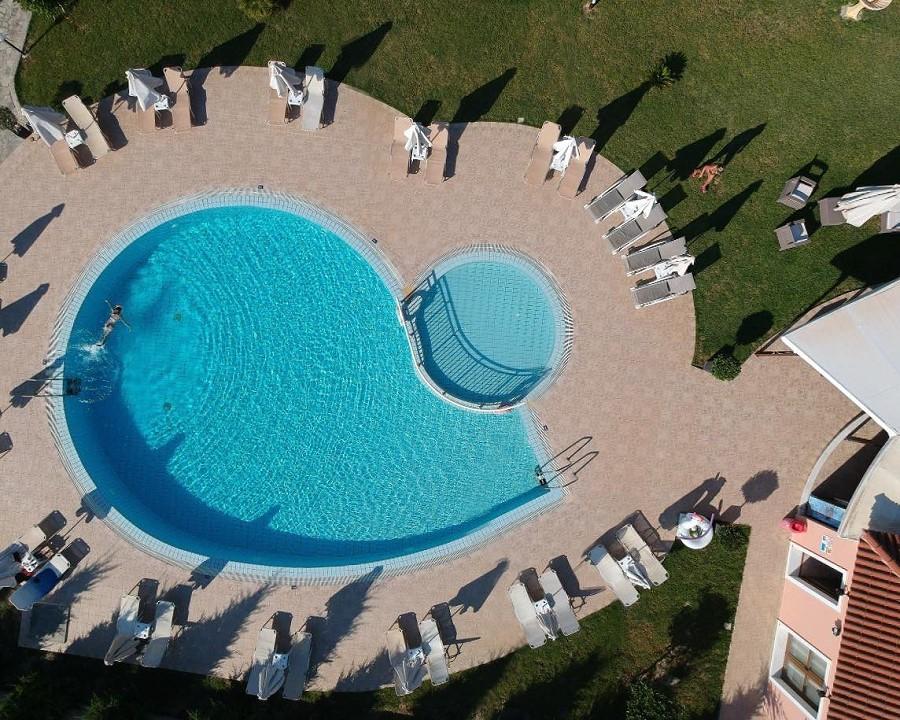 אליקאנאס Eleni'S Garden & Castello Suites מראה חיצוני תמונה