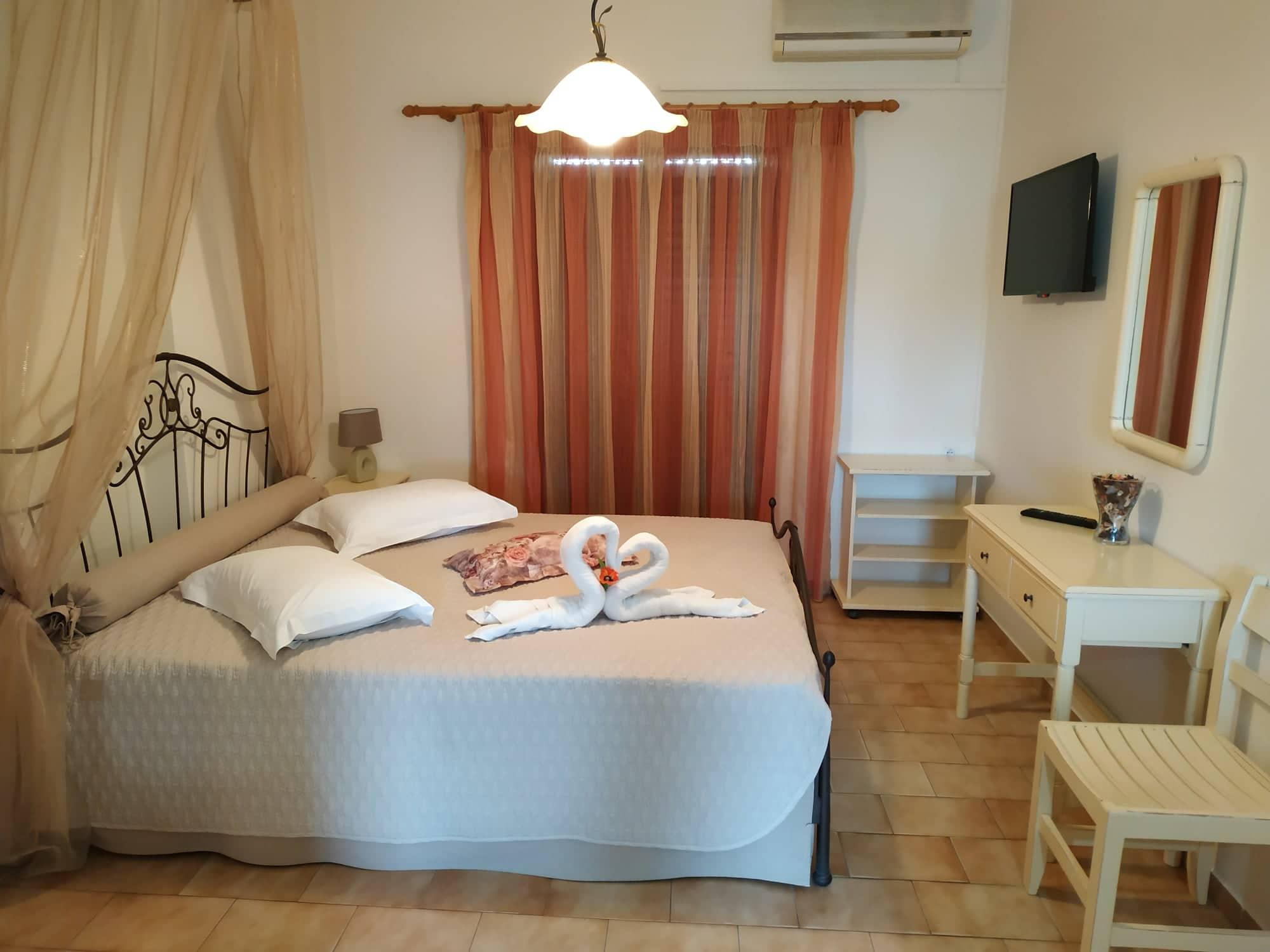אליקאנאס Eleni'S Garden & Castello Suites מראה חיצוני תמונה