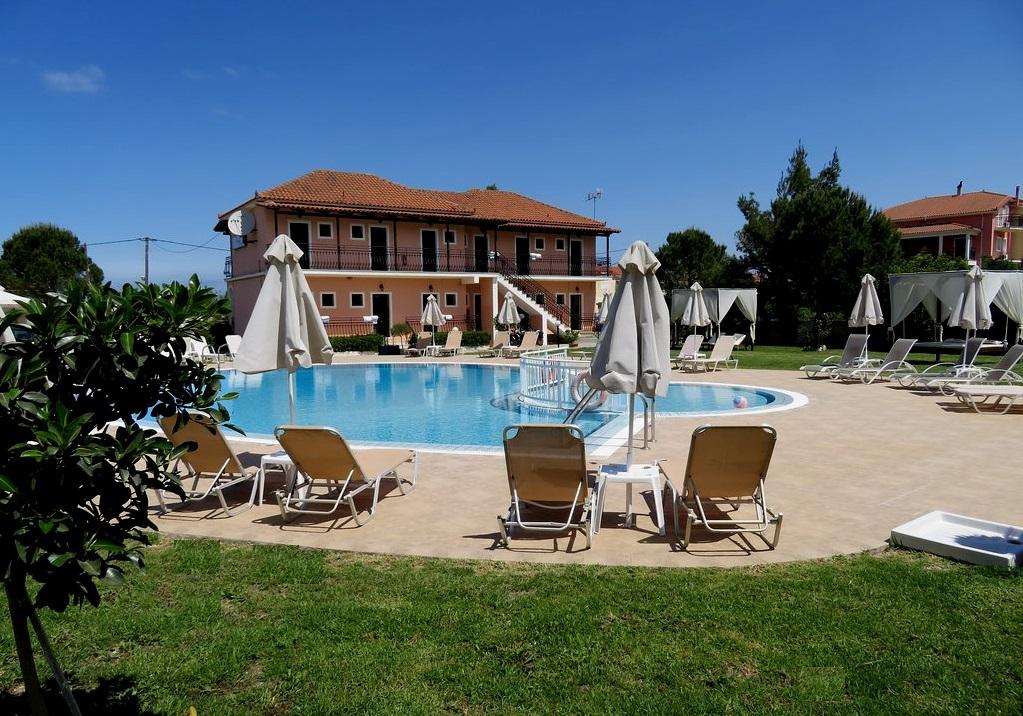 אליקאנאס Eleni'S Garden & Castello Suites מראה חיצוני תמונה
