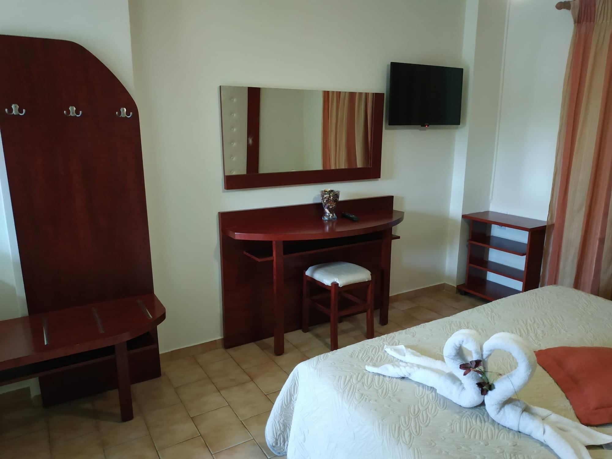 אליקאנאס Eleni'S Garden & Castello Suites מראה חיצוני תמונה