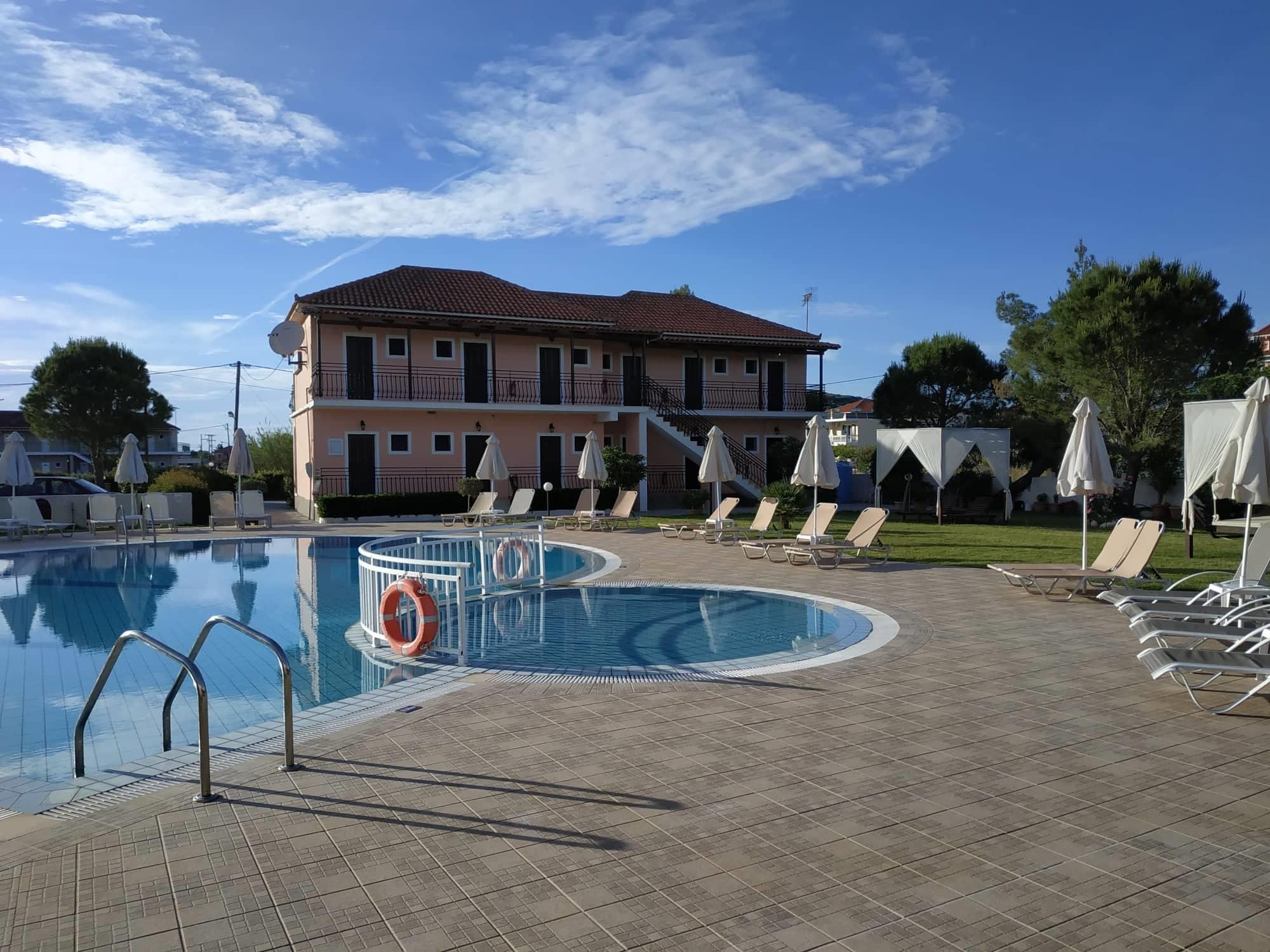 אליקאנאס Eleni'S Garden & Castello Suites מראה חיצוני תמונה