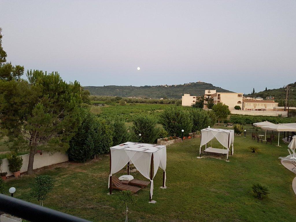 אליקאנאס Eleni'S Garden & Castello Suites מראה חיצוני תמונה