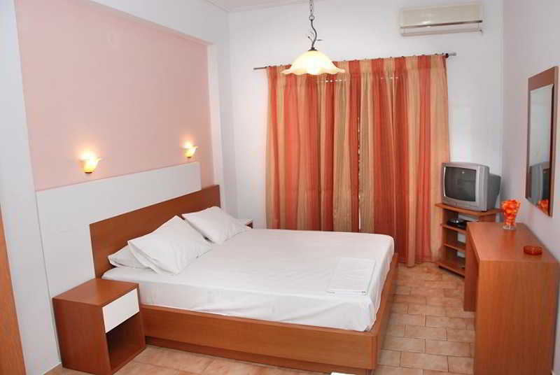 אליקאנאס Eleni'S Garden & Castello Suites מראה חיצוני תמונה