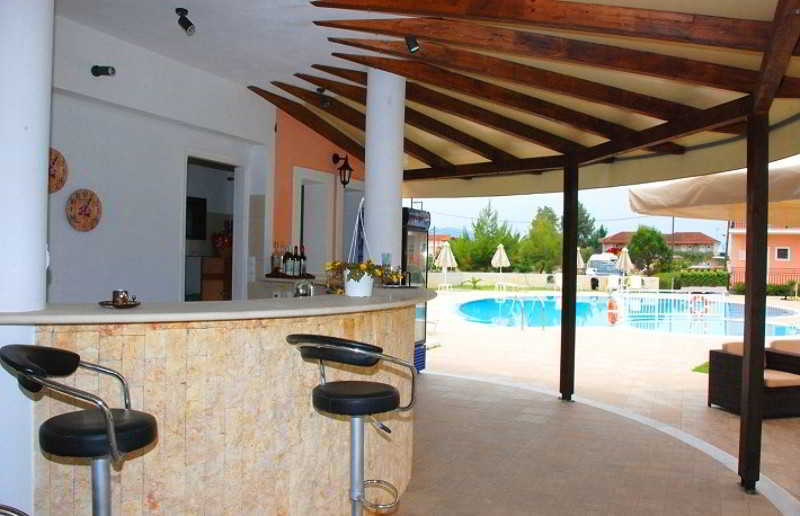 אליקאנאס Eleni'S Garden & Castello Suites מראה חיצוני תמונה